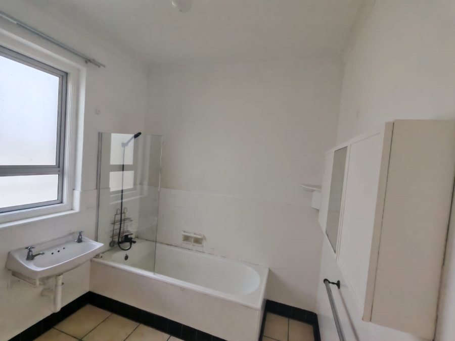 To Let 2 Bedroom Property for Rent in Summerstrand Eastern Cape